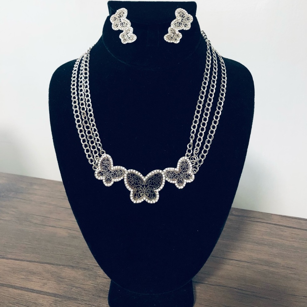 Traci Lynn Butterfly silver 2 piece set!